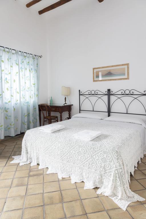 Hotel Mercanti Di Mare Santa Marina Salina Exterior photo