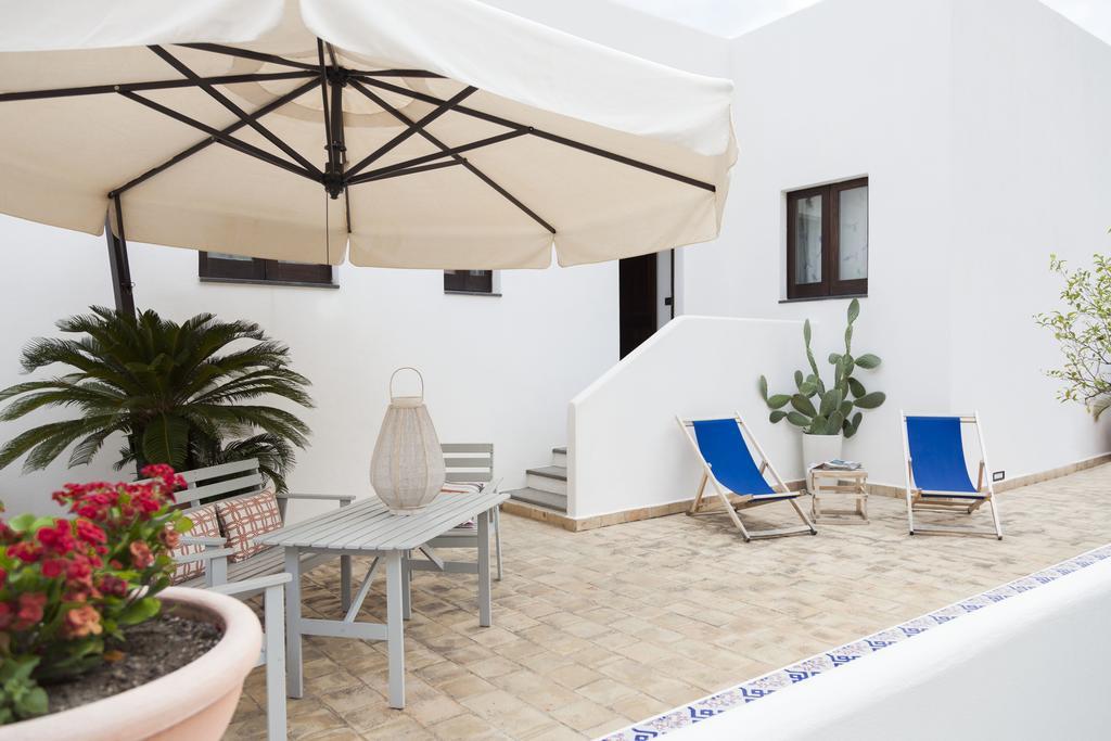 Hotel Mercanti Di Mare Santa Marina Salina Exterior photo
